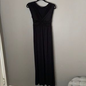 BLACK SLEEVELESS MAXI DRESS SIZE S